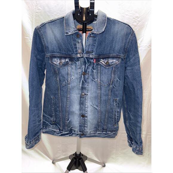 Levi's Jackets & Blazers - Women's Levi 72334 Jean Jacket Size: M‎
